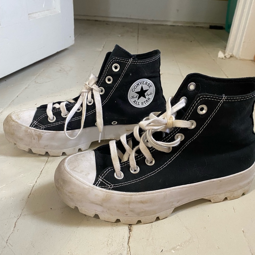 Thick chuck converse
